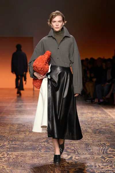 Look 5